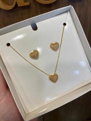 Conjunto coração vazado